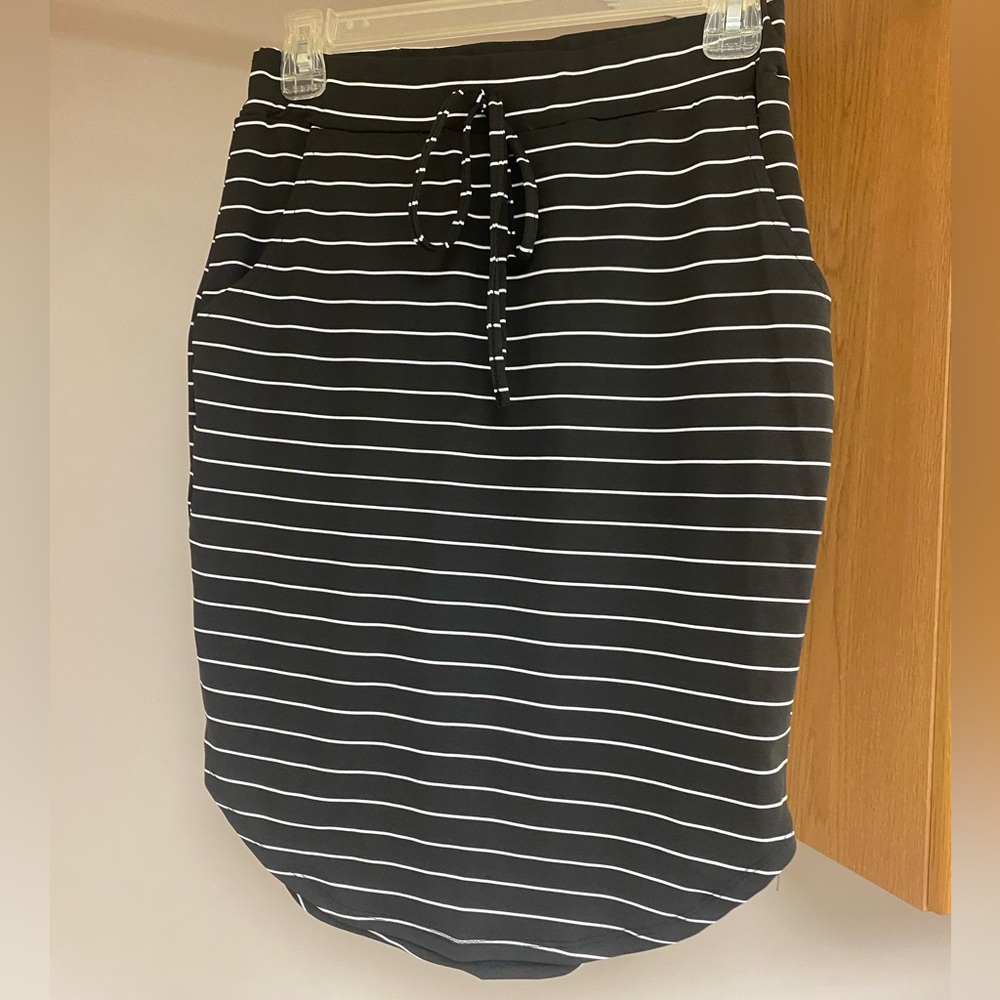 SHEIN Black and White Striped Pencil Skirt